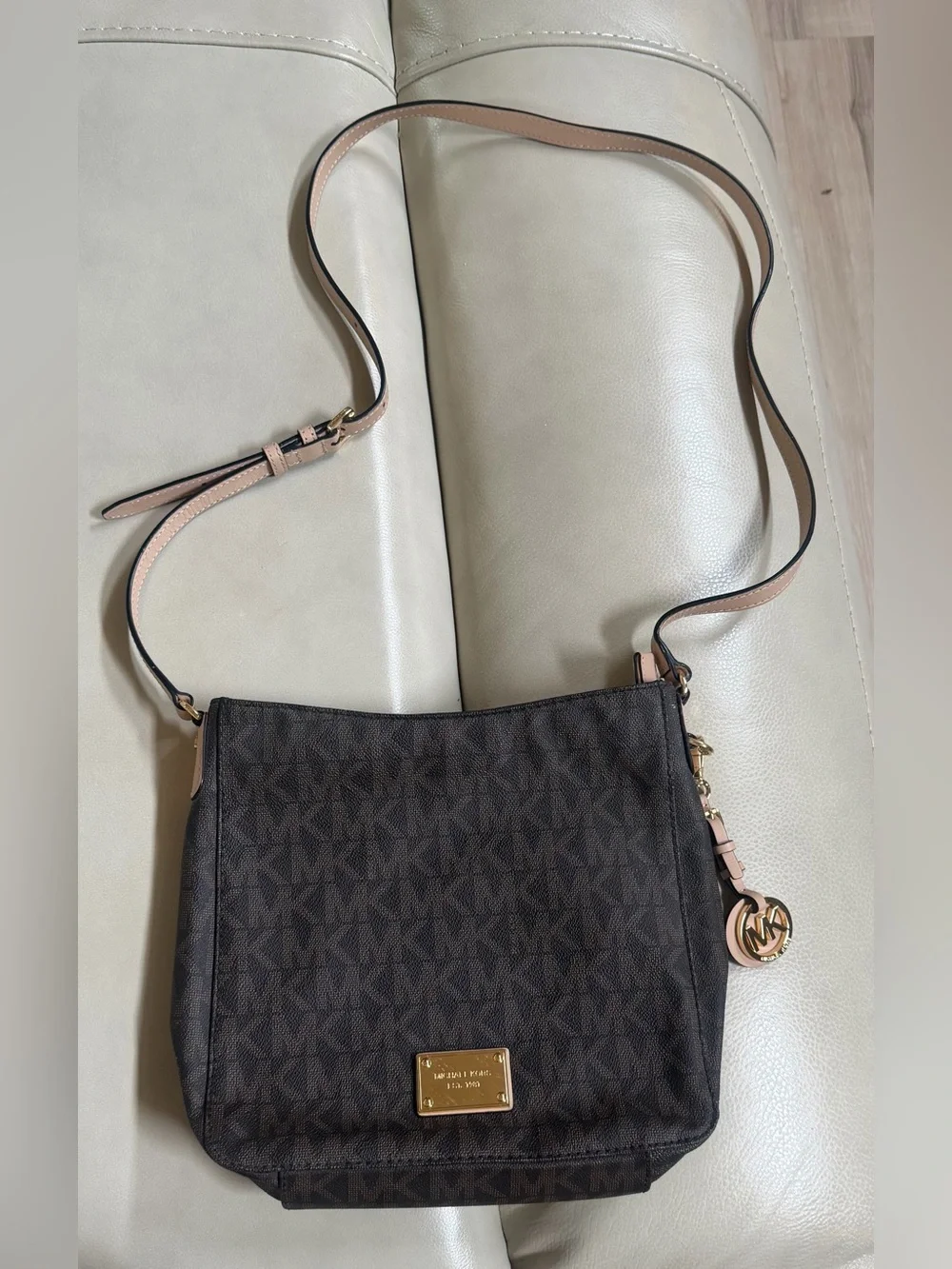 Michael Kors Jet Set travel messenger crossbody (Brown/Gold)